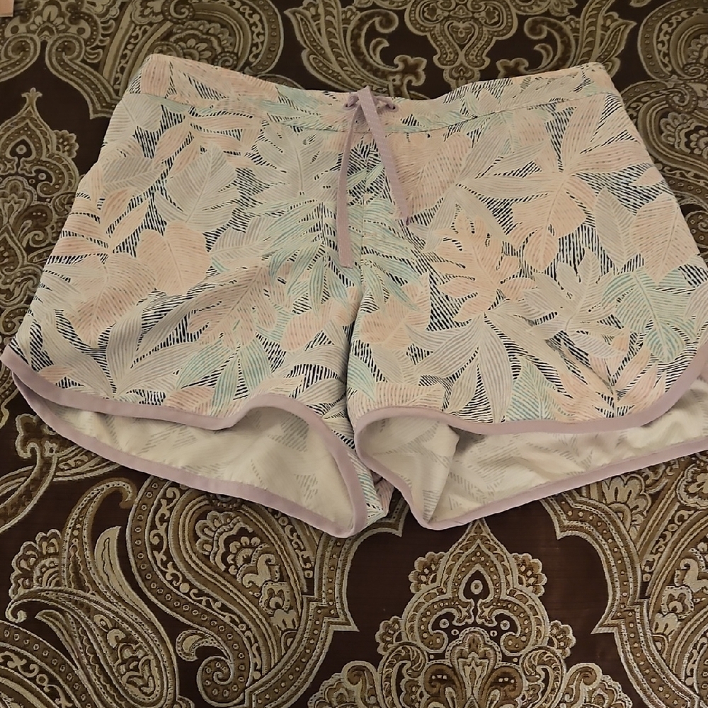 LOW $4.99 Shipping SZ. LARGE Floral Patterned Women's COLUMBIA ATHLETIC Shorts